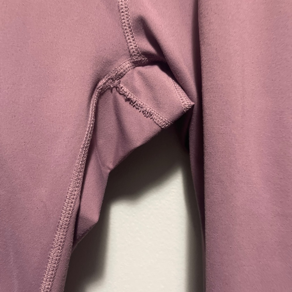 Fabletics activewear - Picture 3 of 3